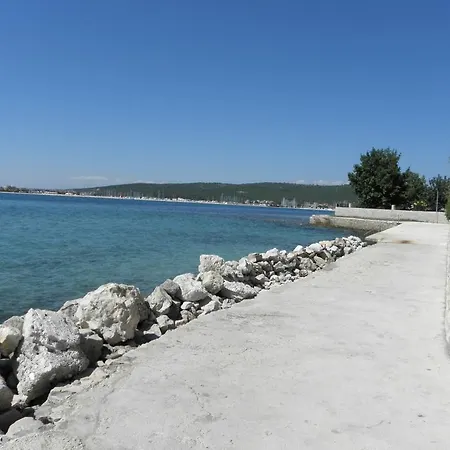 Apartamento Beachfront Punta 152-3 Sukošan